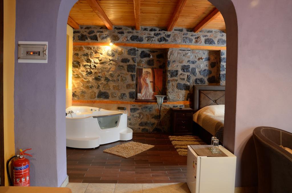 Hotel To Spitiko à Agios Athanasios  Extérieur photo